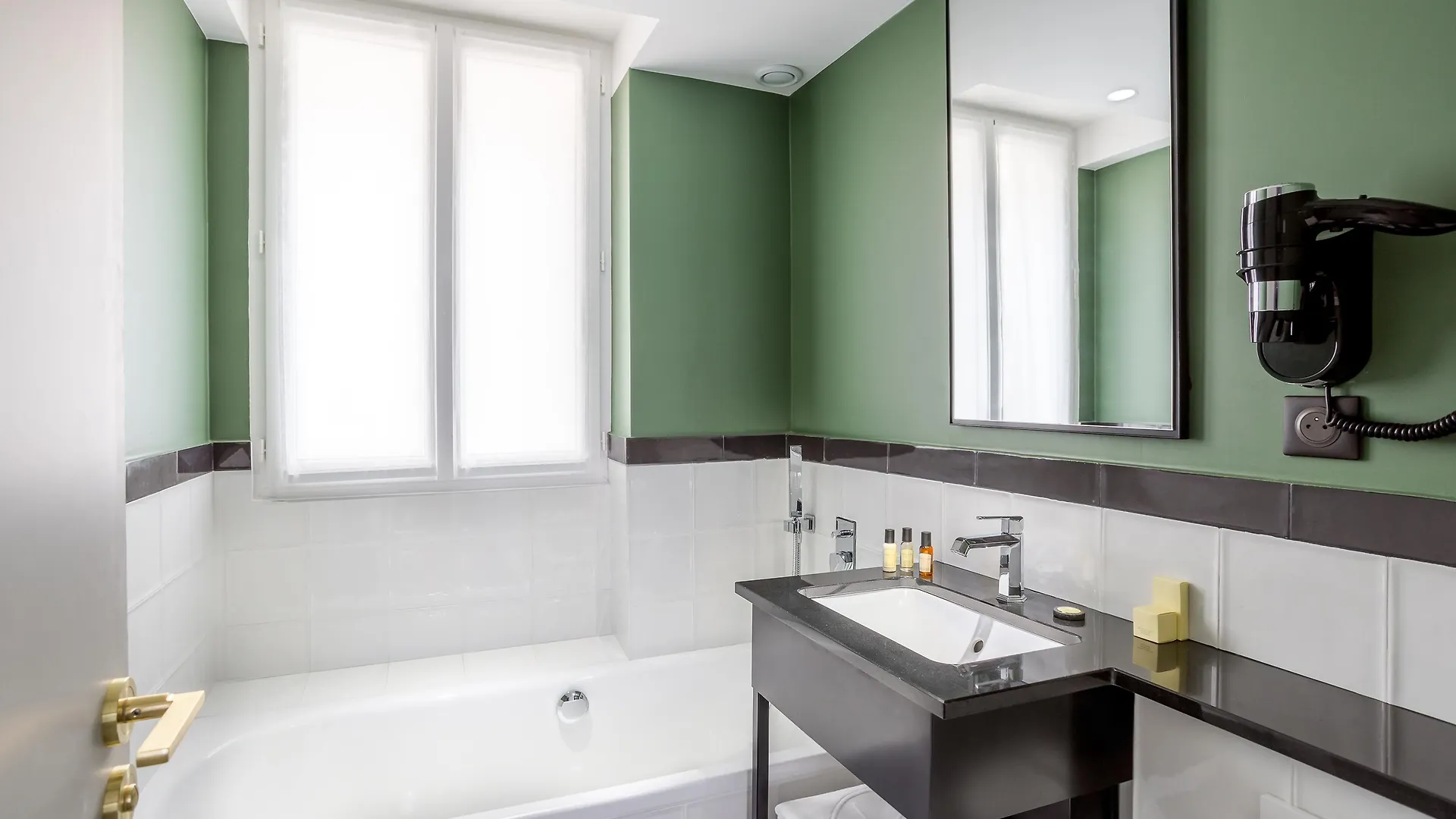 Bridget Hotel Paris